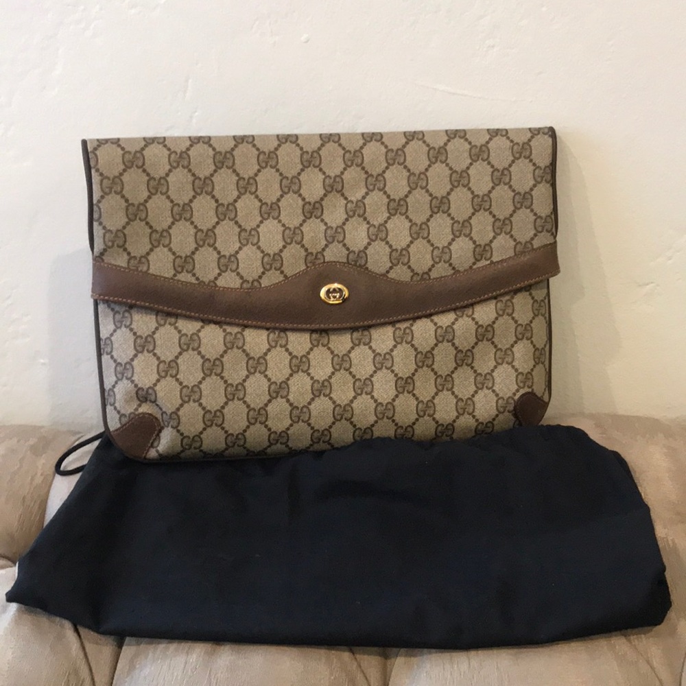 Vintage Gucci clutch